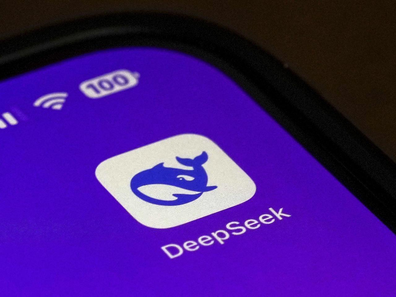 Texas governor orders ban on DeepSeek, RedNote for government devices