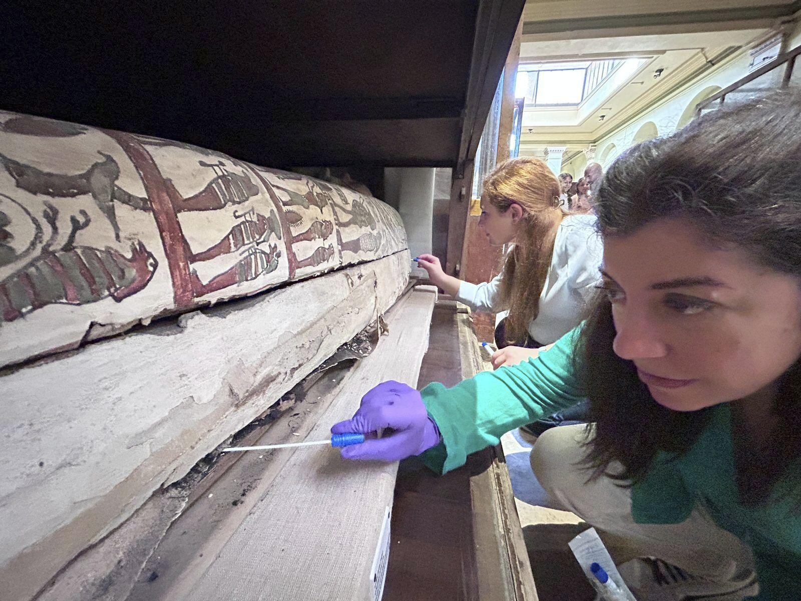 The scent of the mummy. Research discovers ancient Egyptian remains smell nice