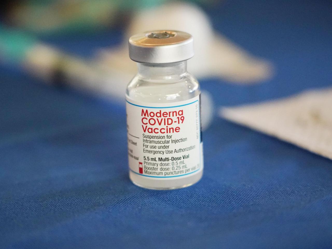 Moderna study shows immune response in older adults for a combo flu and COVID-19 shot