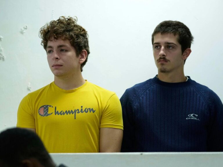 Two Belgian teenagers found with 5,000 ants in Kenya given $7,700 fine or 1-year prison sentence